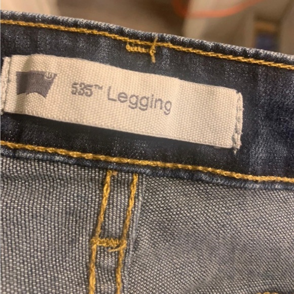 Levi’s - 11M - Picture 3 of 4